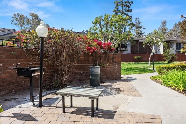Building Photo - Stunning 2nd Story 3 Bedroom Condo in Woodlake Villas, La Habra