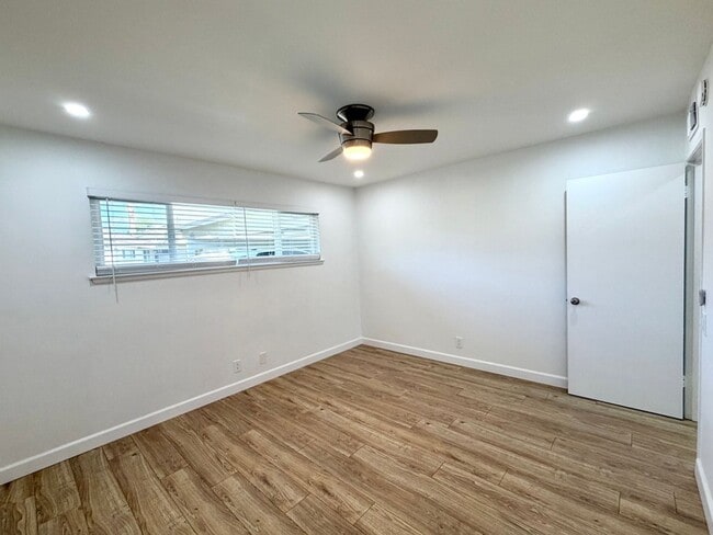 Building Photo - Beautifully Remodeled 2 Bed / 2 Bath Condo in Westarms – Prime Claremont Location!