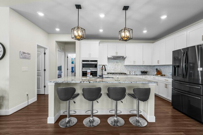 Building Photo - 13516 Waterthrush St