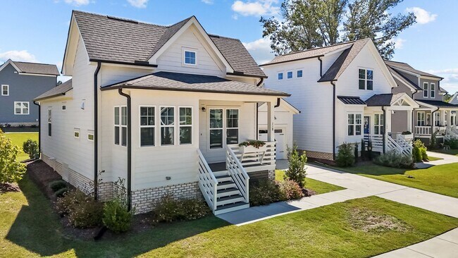 Building Photo - Beautiful 2 Bedroom/2 Bath in Chatham Park with garage!