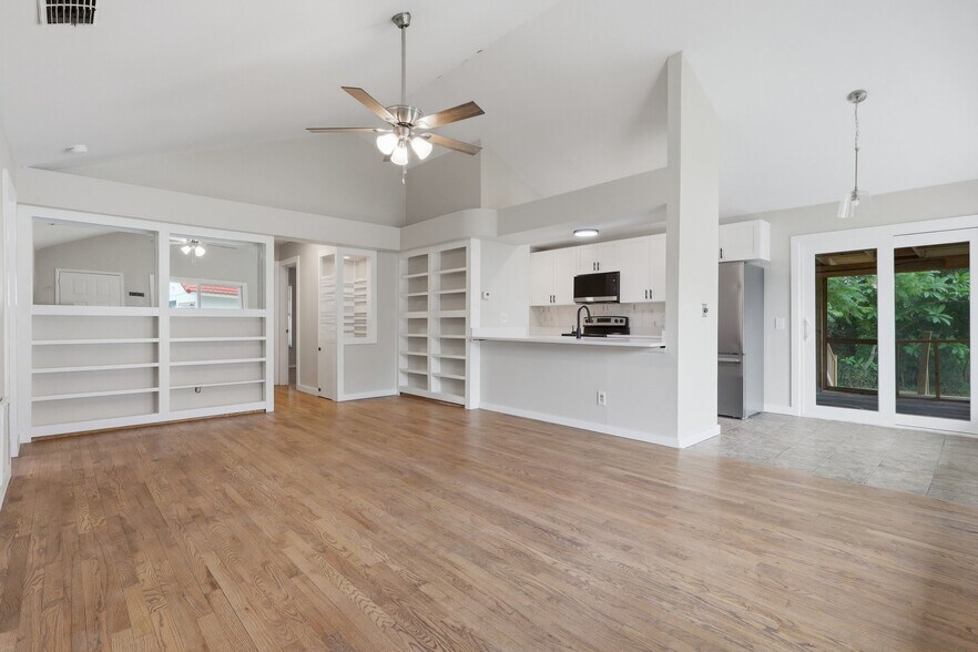 Building Photo - 3751 Mackenzie Ct