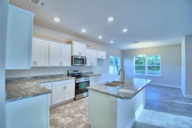 Building Photo - 906 Sofia Ln