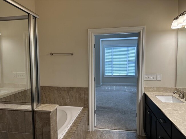 Building Photo - 7940 Pierpoint Ln