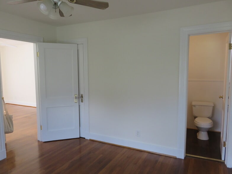 Building Photo - 2120 Shirleydale Ave
