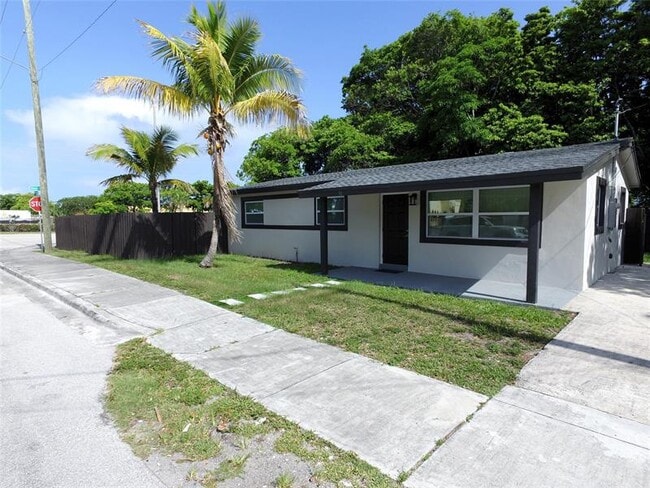 Primary Photo - 10 SW 5th Ct