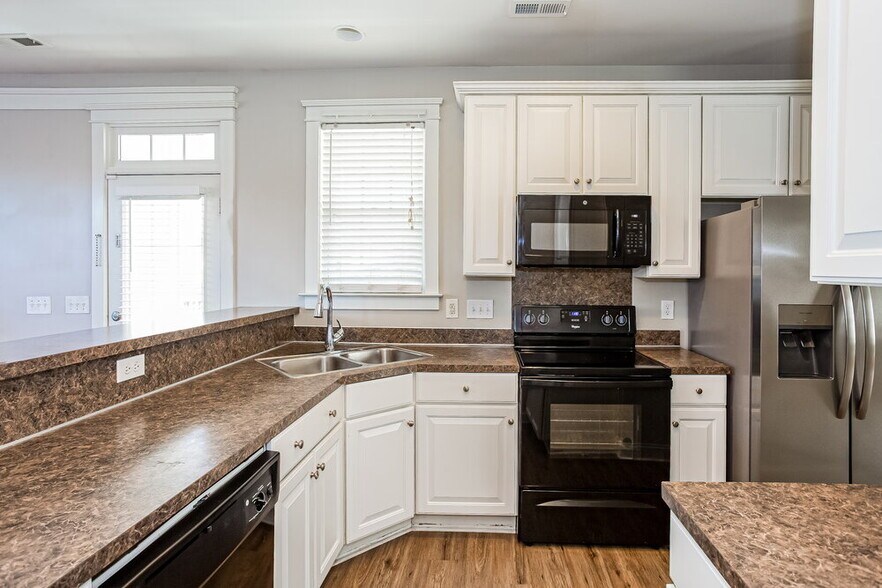 Building Photo - 13804 Connell Green Dr