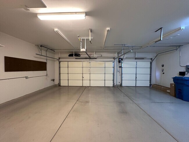 Building Photo - Summerlin Beauty