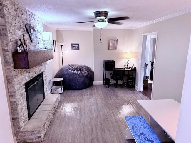 Building Photo - Fully Furnished Retreat with a Dream Backyard