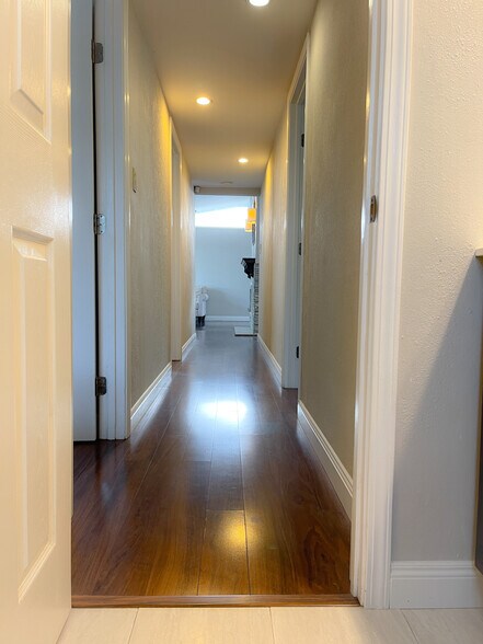 Building Photo - 758 Lakebird Dr