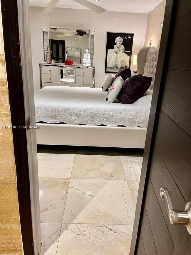 Building Photo - 4872 SW 140th Ave