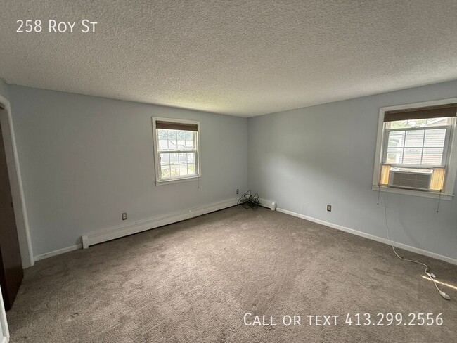 Building Photo - 258 Roy St