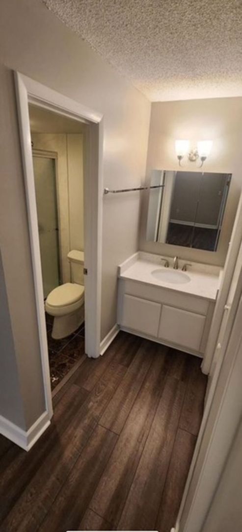 Building Photo - Newly Renovated Condo Located In Highly Desirable Area Of Forest Acres!