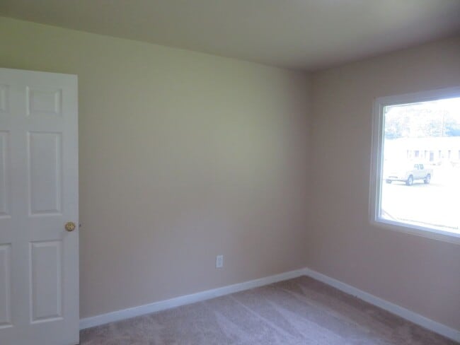Building Photo - Colonial Heights Virginia