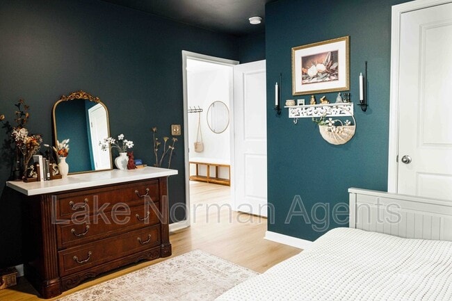 Building Photo - 2880 Sherrills Strm Dr