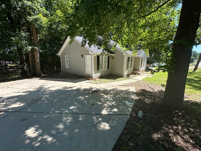 Building Photo - 5529 Continental Way