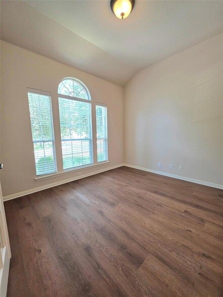 Building Photo - 2215 Conway Cove