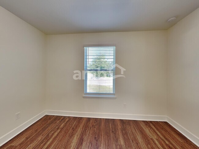 Building Photo - 1336 Mount Logan Dr