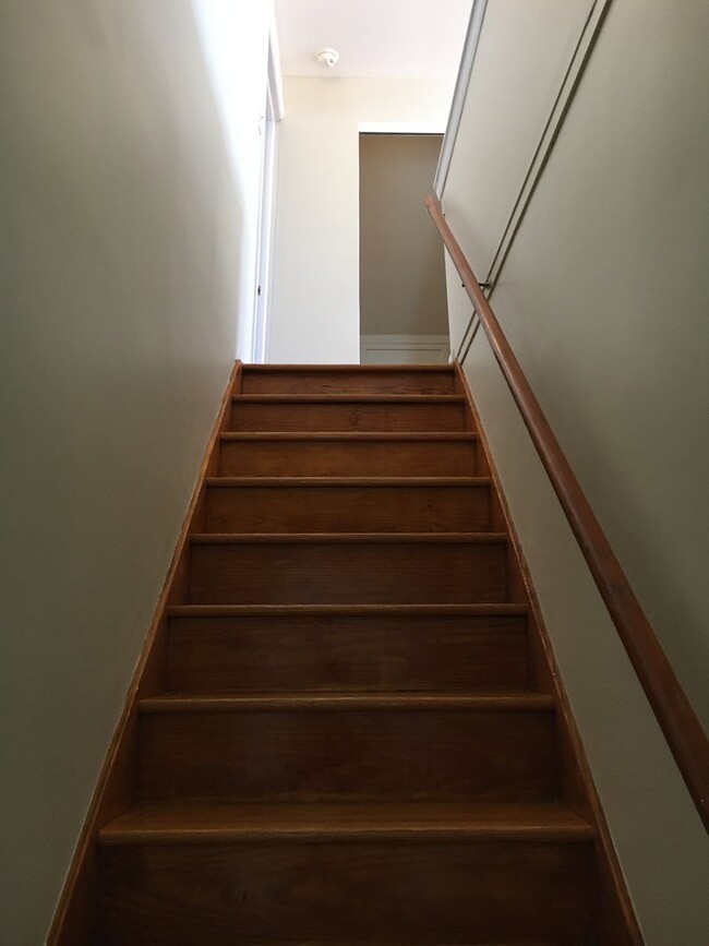 Building Photo - **4-BEDROOM HOUSE W/ GARAGE IN NORTH COLUM...