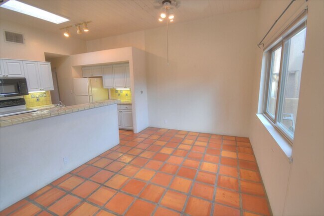 Building Photo - 2517 Tramway Terrace Ct NE
