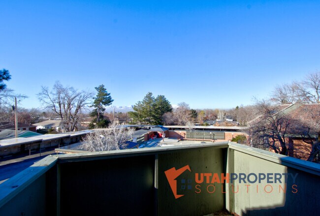 Building Photo - 1180 Foothill Dr