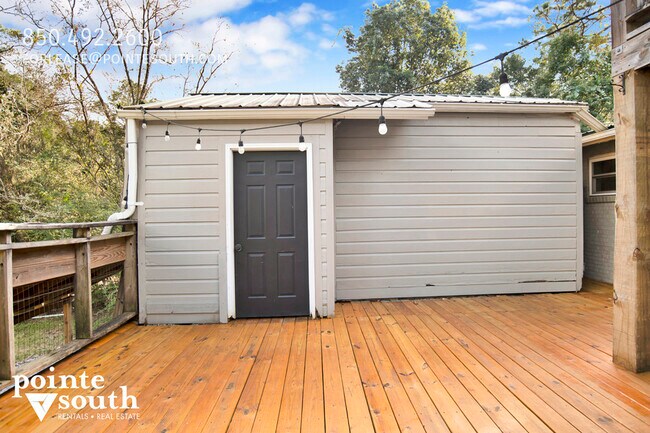 Building Photo - 18870 Highland Dr