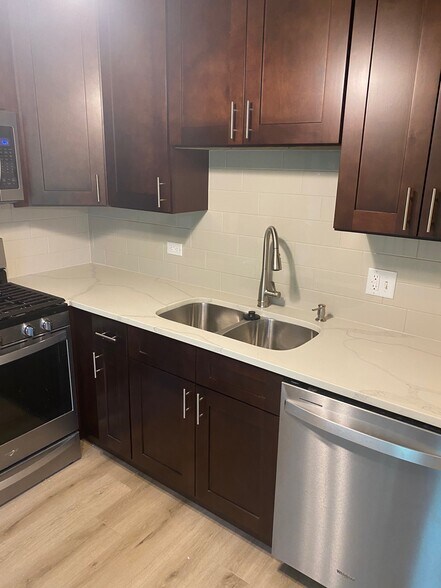 Building Photo - 15 Gant Cir