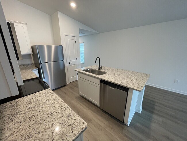 Building Photo - 5665 Deep River Ave