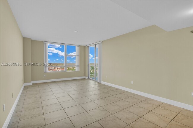 Building Photo - 2681 N Flamingo Rd