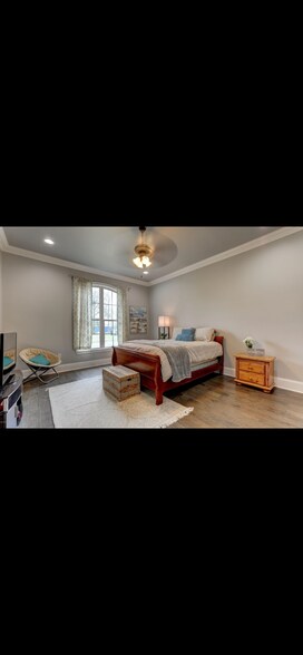 Building Photo - 505 N Montauban Dr