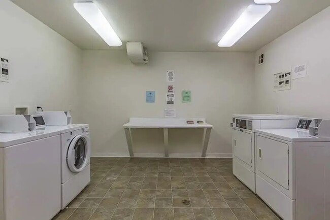 Building Photo - 312 Court St