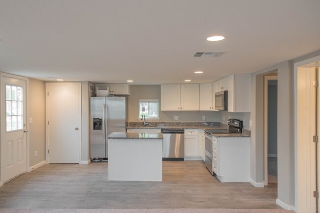 Building Photo - Remodeled home! Granite! SS Appliances!