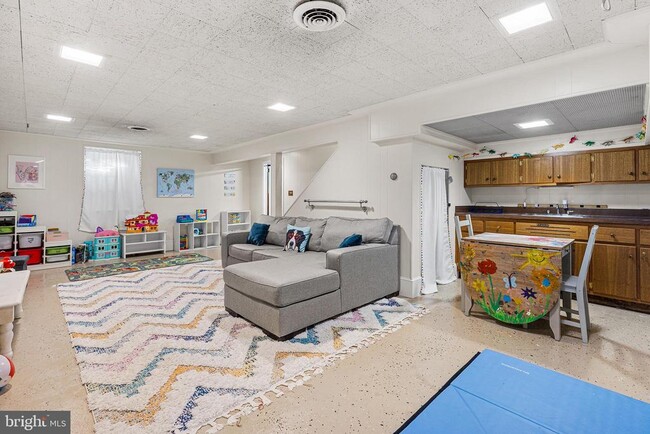 Building Photo - 4407 Whittier Rd