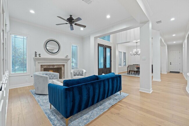 Building Photo - 6636 Dogwood Creek Dr