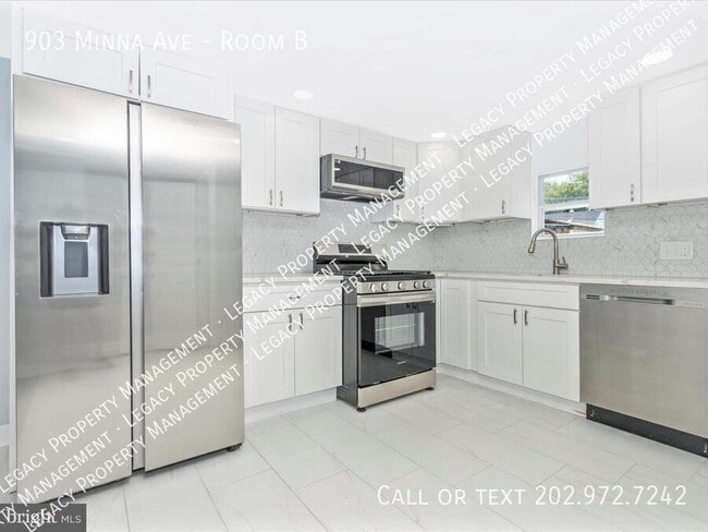 Building Photo - 903 Minna Ave