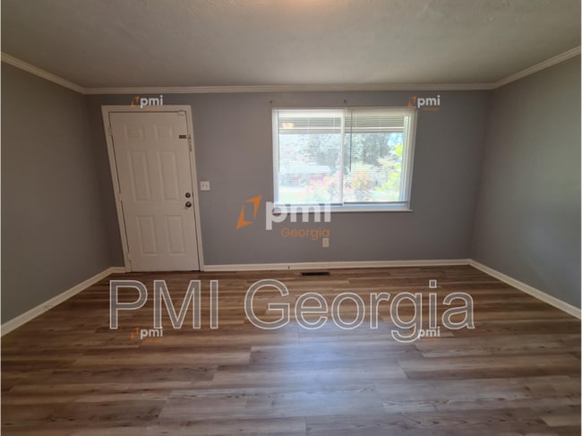 Building Photo - 6139 Lullwater Dr
