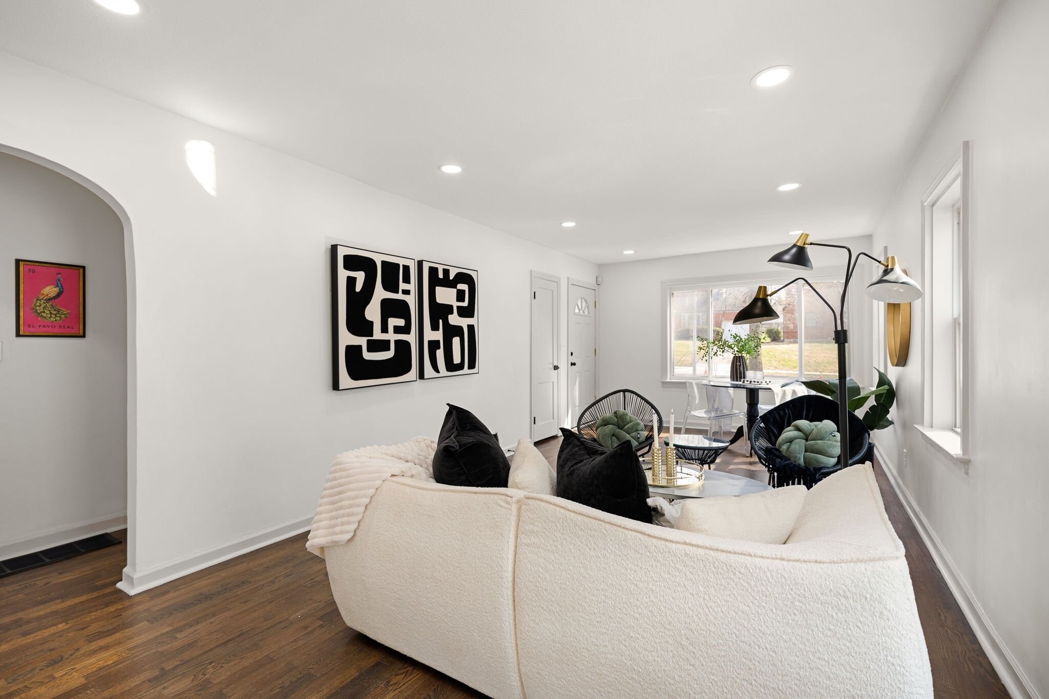 Building Photo - 822 E 72nd St