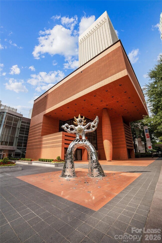 Building Photo - 230 S Tryon St