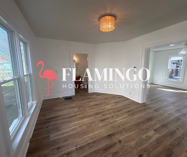 Building Photo - Newly Remodeled 3BR/2BA Home with Central Air & 2-Car Garage on Wayne Ave