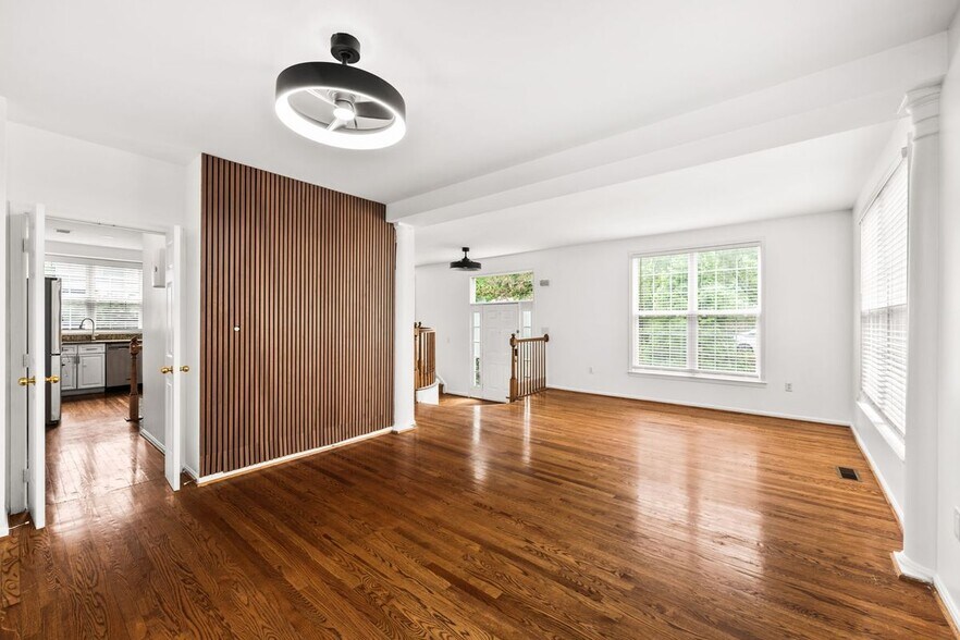 Building Photo - 6139 Donival Sq
