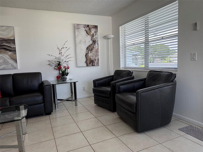 Building Photo - 144 Farnham F