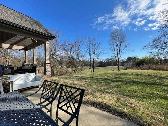 Building Photo - Fully Furnished, Short Term Rental, 1 Mont...