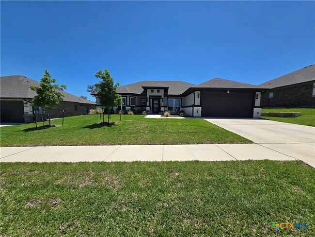 Primary Photo - 7802 Gold Dr