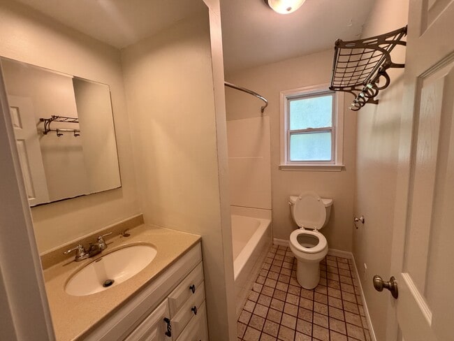 Building Photo - 4528 Sappho Ave