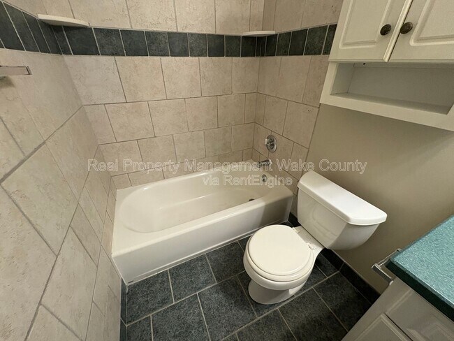 Building Photo - 106 N McLean Ct