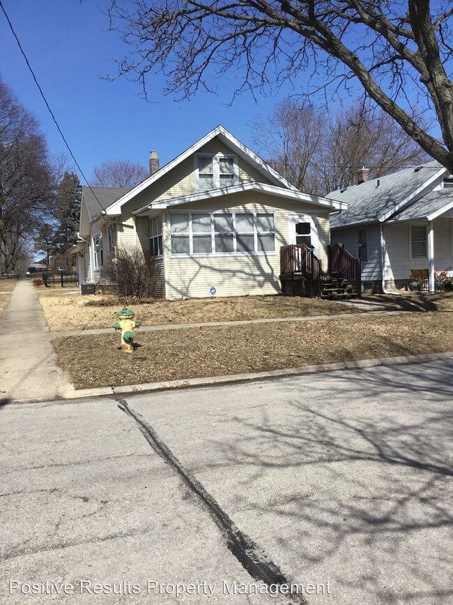 Primary Photo - 629 Cottage Grove Ave
