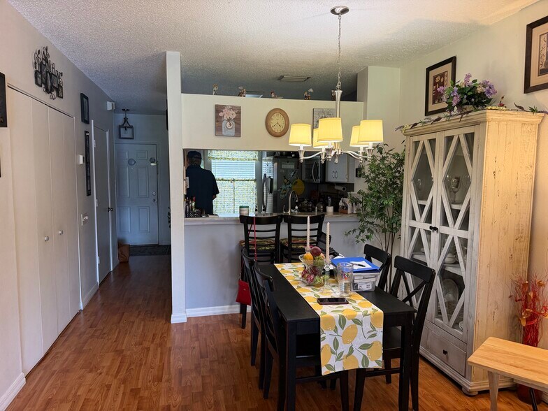 Building Photo - 6211 Bayside Key Dr