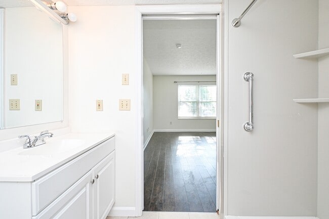 Building Photo - 3021 Stratford Ct