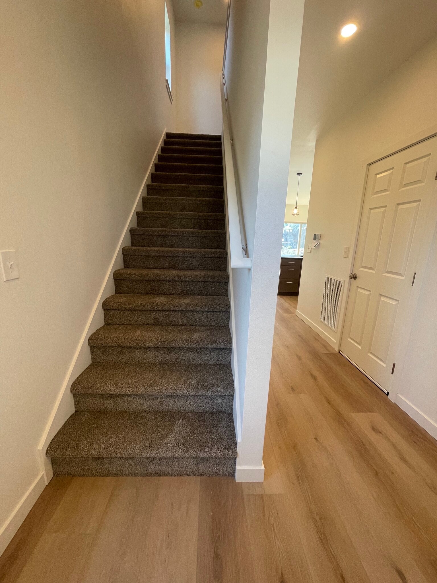 Building Photo - 1502 S E Landen Dr