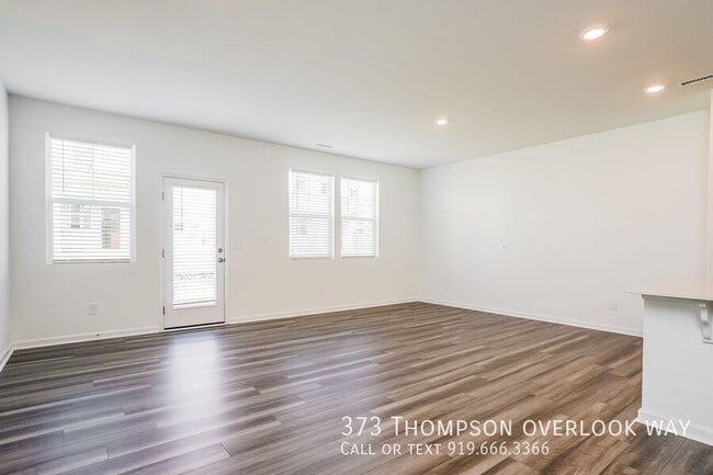 Building Photo - 373 Thompson overlook Way