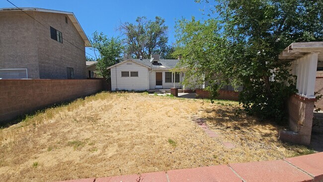 Building Photo - 44928 Kingtree Ave